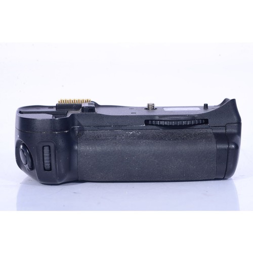 Nikon d10 - nikon, mb-d10